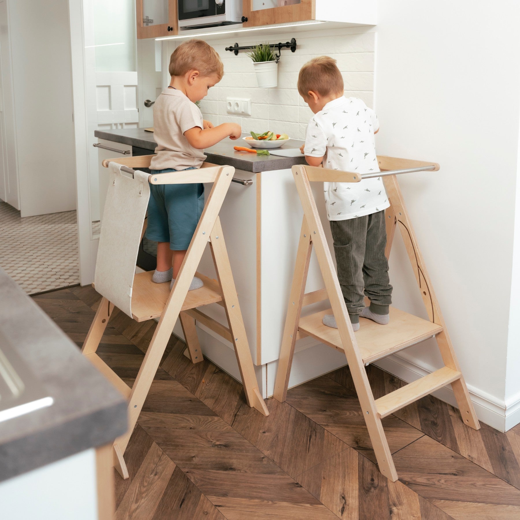 STEP'n'FOLD Foldable Helper Tower - White